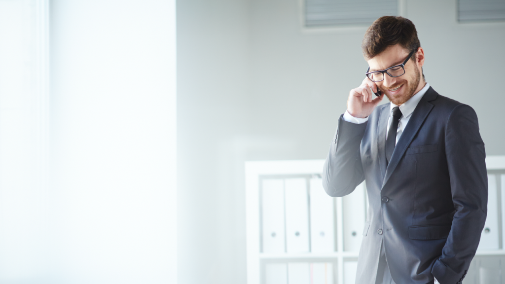 Advantage of a Broker Over a Bank.